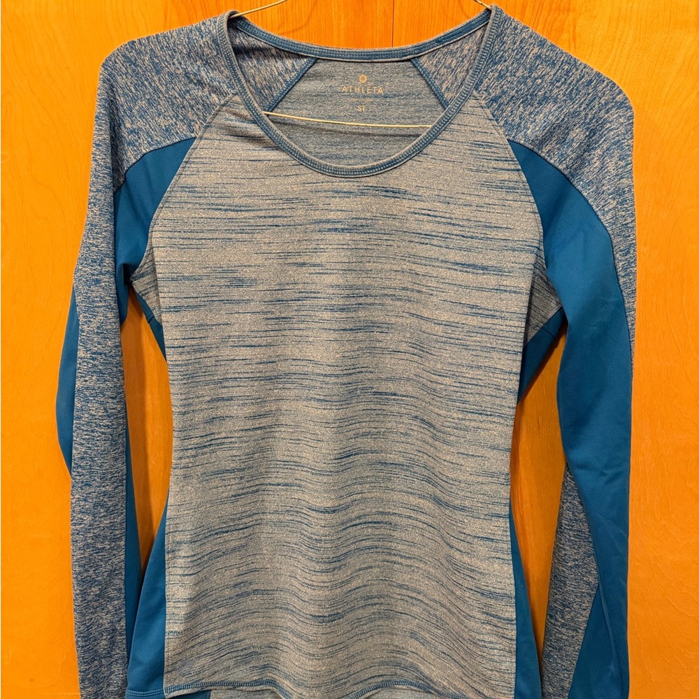 Athleta Heathered Blue Long Sleeve Tee